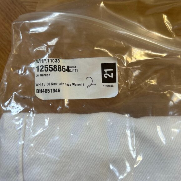 Frame Le Garcon in Rumpled Blanc Rips Size 30 NWT - Picture 5 of 5